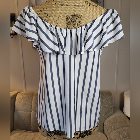 Old Navy Chambray Striped Off Shoulder Top - Picture 3 of 5